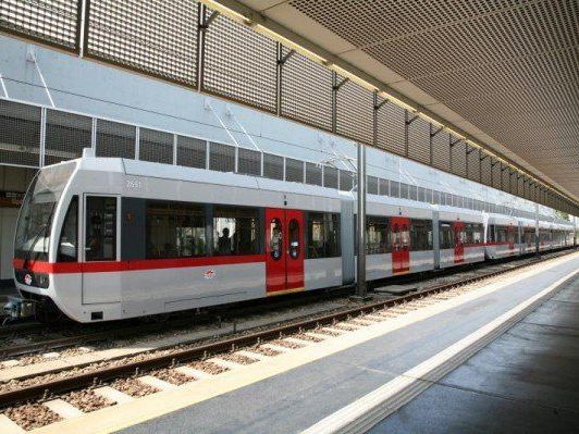 Ein Zug der Linie U6 sprang aus den Gleisen Ein Zug der Linie U6 sprang aus den Gleisen