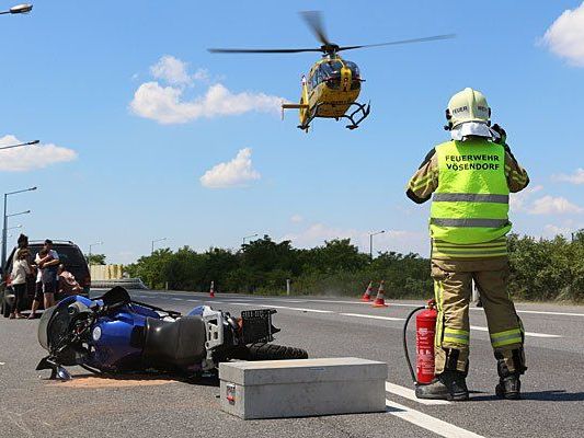 An der Unfallstelle auf der A21 An der Unfallstelle auf der A21