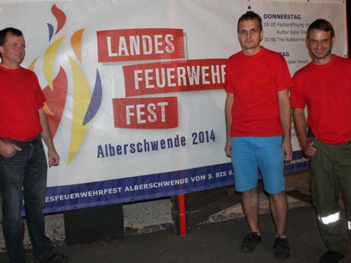 Für Anton Bereuter und seine Stellvertreter Martin Dür und Josef Willam beginnt am Montag die heiße Phase der Festvorbereitungen. Für Anton Bereuter und seine Stellvertreter Martin Dür und Josef Willam beginnt am Montag die heiße Phase der Festvorbereitungen.
