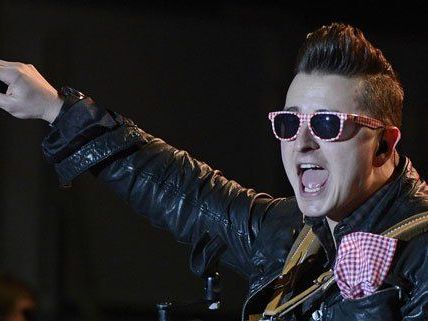 Andreas Gabalier weigert sich, die Bundeshymne in der aktuellen Fassung zu singen. Andreas Gabalier weigert sich, die Bundeshymne in der aktuellen Fassung zu singen.