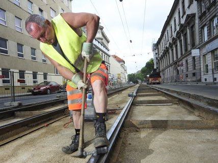 Wegen Gleisarbeiten müsse mit Verzögerungen gerechnet werden, so der ÖAMTC. Wegen Gleisarbeiten müsse mit Verzögerungen gerechnet werden, so der ÖAMTC.