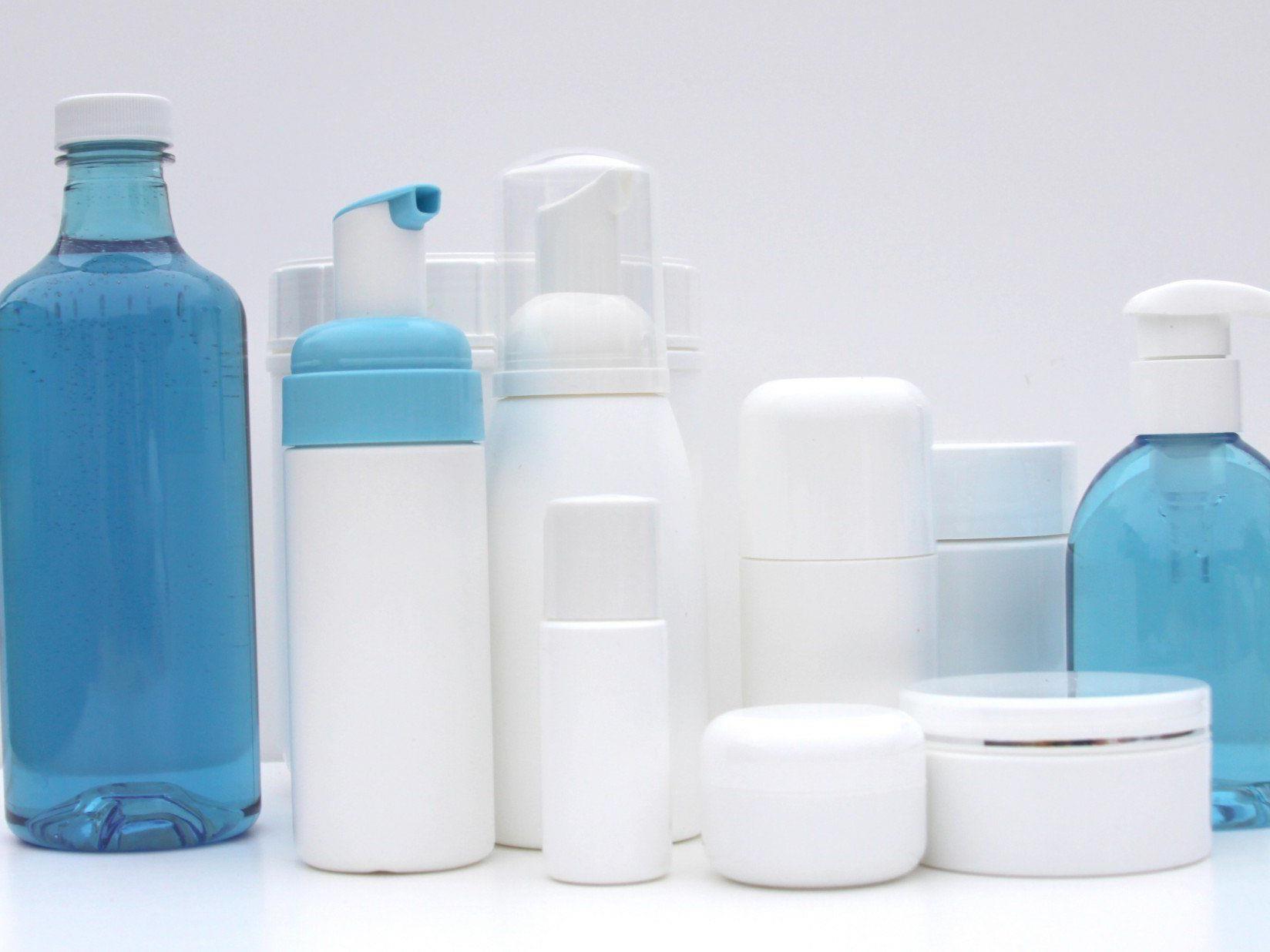 Mikroplastik in Kosmetika: Winzige Plastik-Teilchen gelangen in Gewässer und Nahrungskette