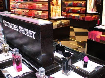 Am Wiener Flughafen gibt es ab sofort eine Filiale von "Victoria's Secret". Am Wiener Flughafen gibt es ab sofort eine Filiale von "Victoria's Secret".