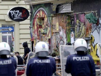 "Pizzeria Anarchia" - Hauseigentümer schon länger im Fokus der Stadt "Pizzeria Anarchia" - Hauseigentümer schon länger im Fokus der Stadt
