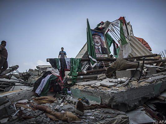 Bild von Ismail Haniyeh in Trümmern seines Hauses
