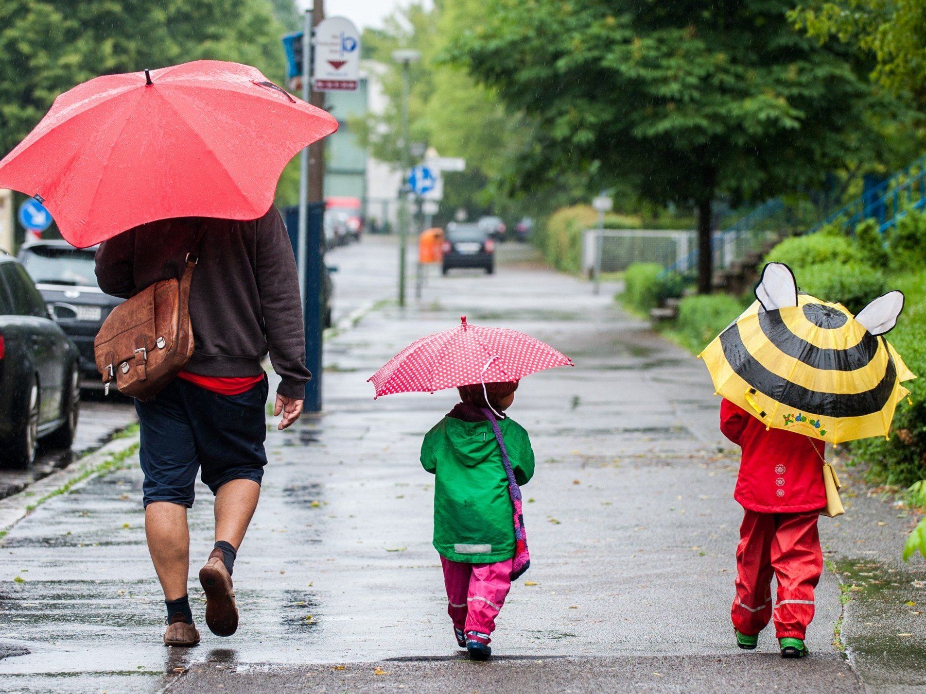 Wetter - Abkühlung um knapp zehn Grad und Regenschauer Wetter - Abkühlung um knapp zehn Grad und Regenschauer