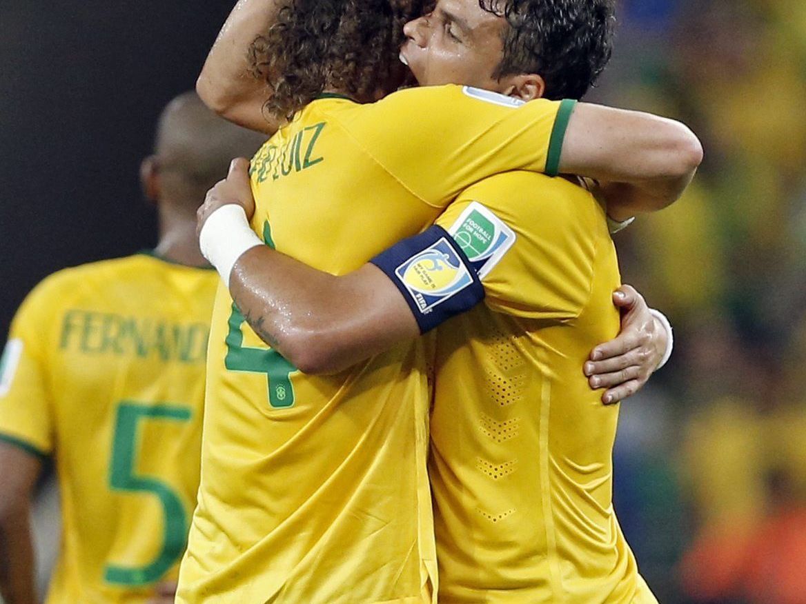 Die beiden Innenverteidiger Thiago Silva und David Liuz trafen beide beim 2:1-Sieg. Die beiden Innenverteidiger Thiago Silva und David Liuz trafen beide beim 2:1-Sieg.