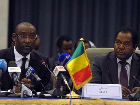 Der malische Außenminister Abdoulaye Diop sagt Bamako sei bereit für einen Friedensvertrag.