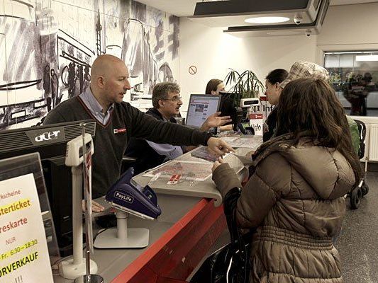 Wer seine Jahreskarte vorab kündigen möchte, zahlt künftig 18 Euro Wer seine Jahreskarte vorab kündigen möchte, zahlt künftig 18 Euro