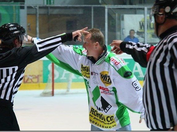 Acht Testspiele, davon vier in Dornbirn, bestreitet der EHC Bregenzerwald ab Mitte August. Acht Testspiele, davon vier in Dornbirn, bestreitet der EHC Bregenzerwald ab Mitte August.