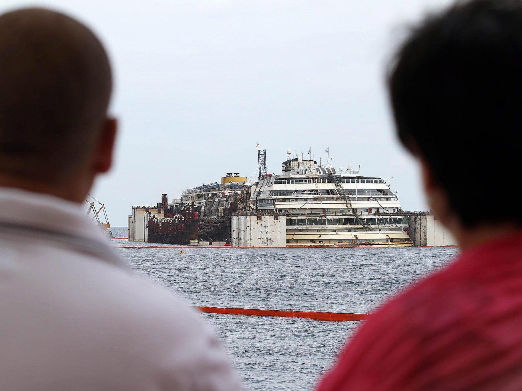 Costa Concordia: Spektakuläre Operation zum Abtransport erfolgreich angelaufen