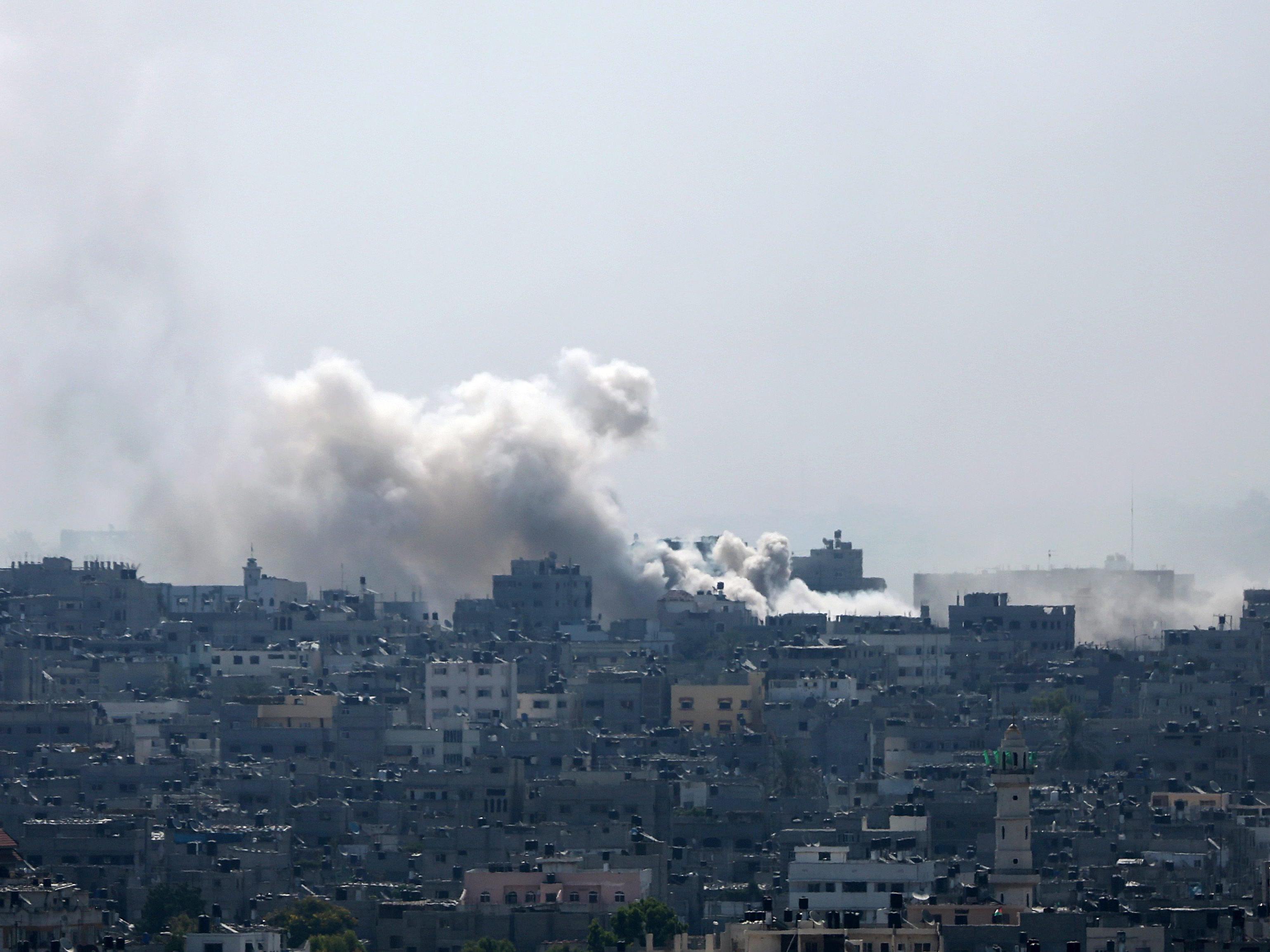 Die israelische Armee setzt den Beschuss von Gaza-City fort.