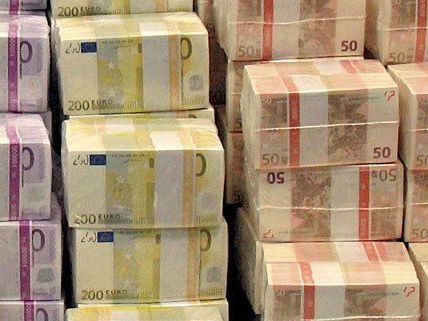 Hohe Gewinnsummen versprachen die Betrüger ihren Opfern. Hohe Gewinnsummen versprachen die Betrüger ihren Opfern.
