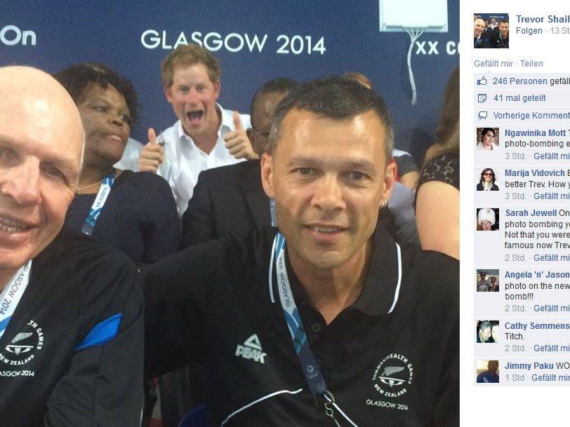 Prinz Harry drängte sich bei Commonwealth-Games auf Foto von neuseeländischem Sportfunktionär
