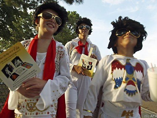 Elvis lebt - sogar in mehrfacher Ausführung Elvis lebt - sogar in mehrfacher Ausführung