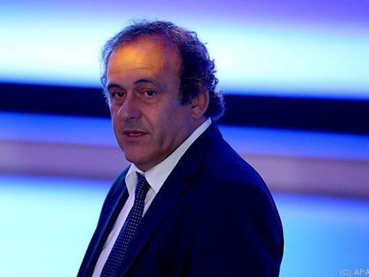 Michel Platini beugt sich Blatters Übermacht