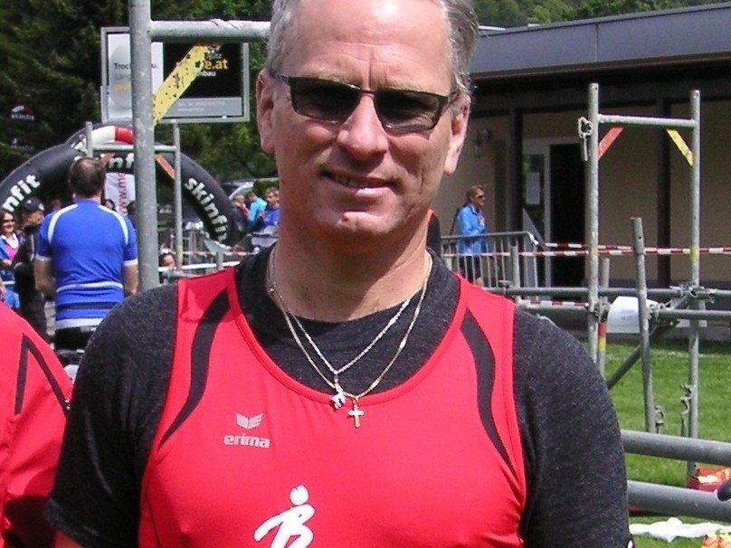Ralf Schroeder überprüfte seine Form bei einem Gebirgsmarsch. Ralf Schroeder überprüfte seine Form bei einem Gebirgsmarsch.