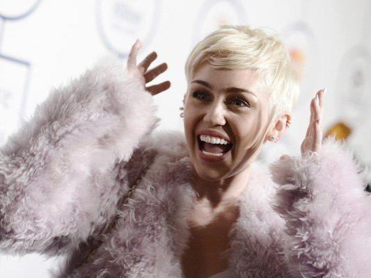 Wer Miley Cyrus daten will muss erst einen "Liebesvertrag" unterschreiben.