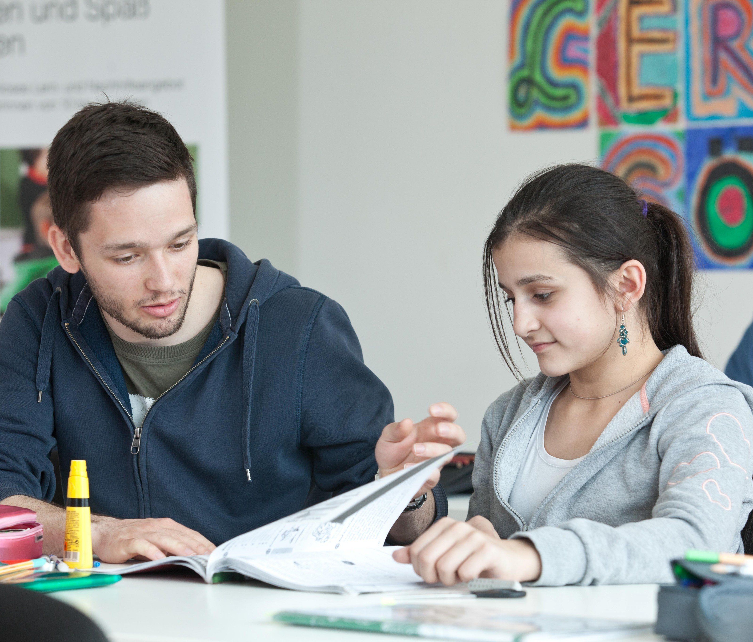 Gerade zum Schulstart sind Familien sehr gefordert. Regelmäßig steigen die Anfragen an die Caritas Vorarlberg zu Schulbeginn. Gerade zum Schulstart sind Familien sehr gefordert. Regelmäßig steigen die Anfragen an die Caritas Vorarlberg zu Schulbeginn.