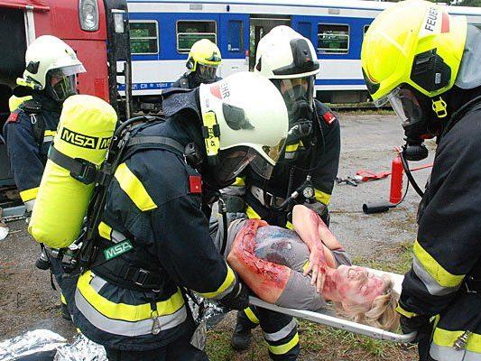 Kein echtes Blut: Der simulierte Einsatz der Feuerwehr