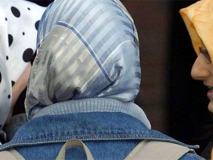 In Favoriten wurden zwei Frauen mit Kopftuch attackiert. In Favoriten wurden zwei Frauen mit Kopftuch attackiert.