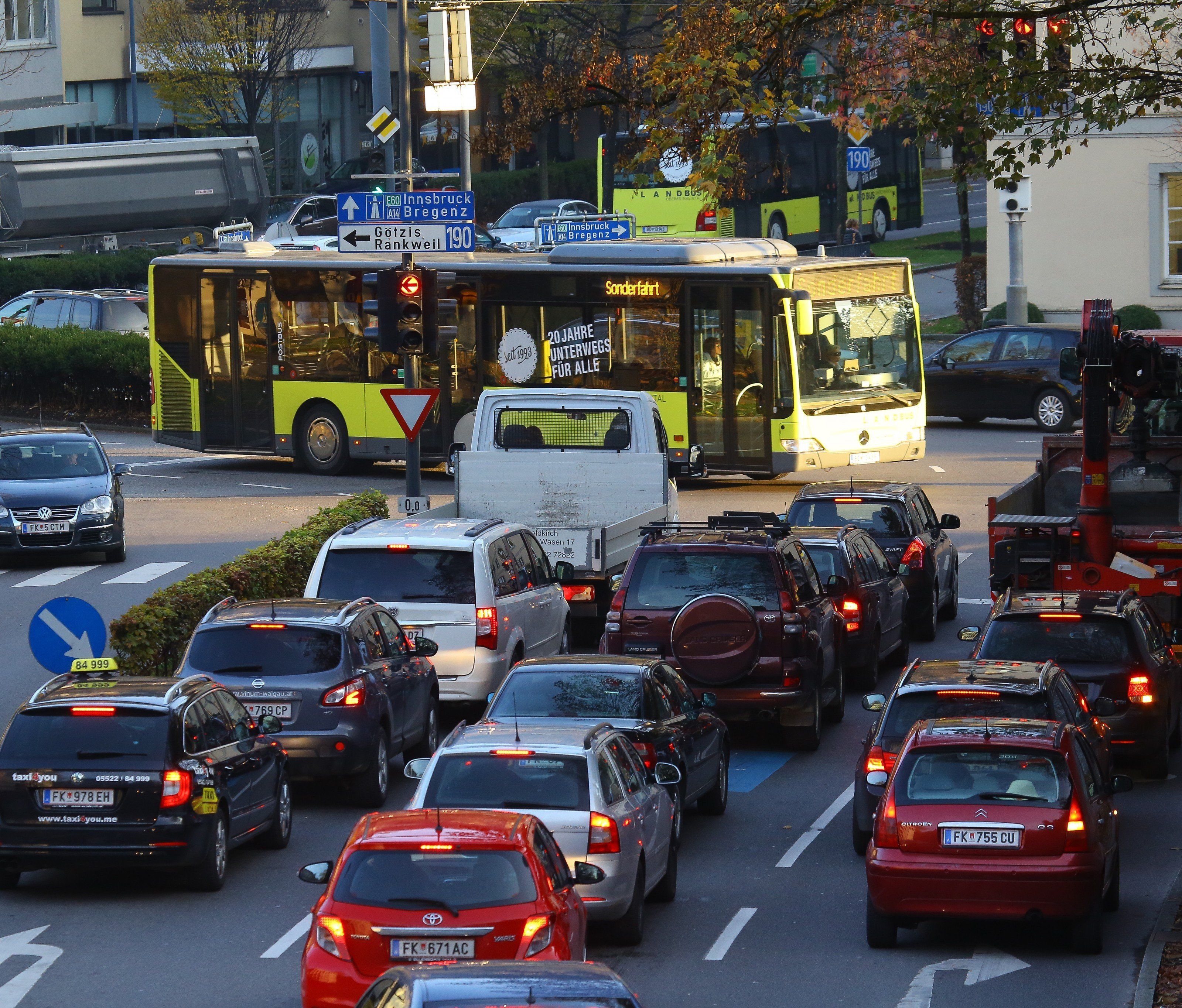 Verkehrsentlastung für Feldkircher Bärenkreuzung - das Wie scheidet die Geister. Verkehrsentlastung für Feldkircher Bärenkreuzung - das Wie scheidet die Geister.