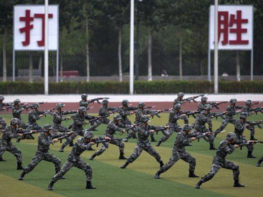 Die chinesischen Soldaten beginnen ihre militärische Ausbildung oft schon im Kindesalter
