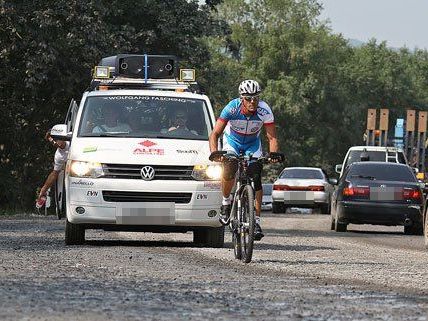 Wolfgang Fasching während seiner Fahrt durch Russland.