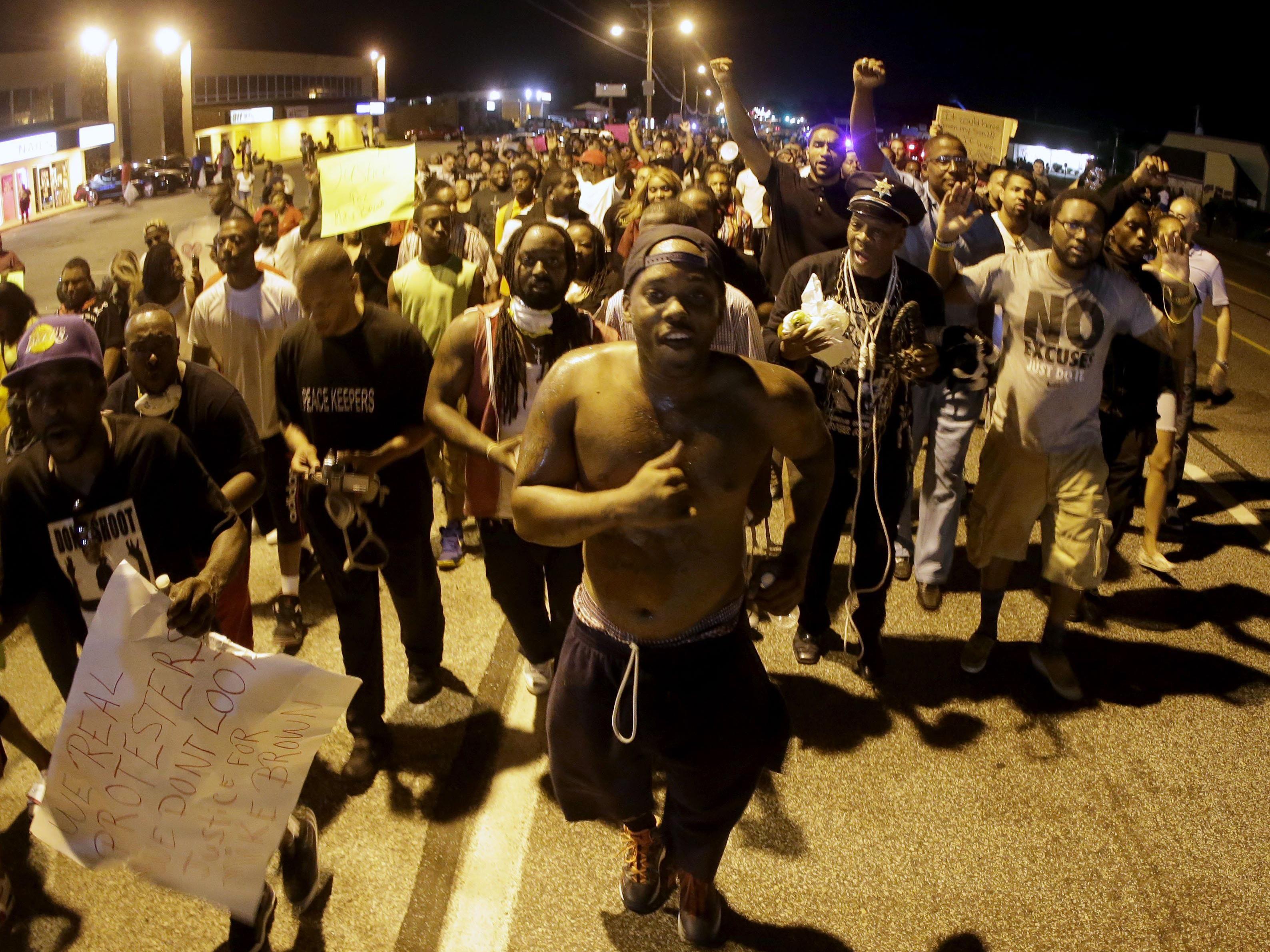 Auch nach über einer Woche halten die Proteste in Ferguson weiter an.