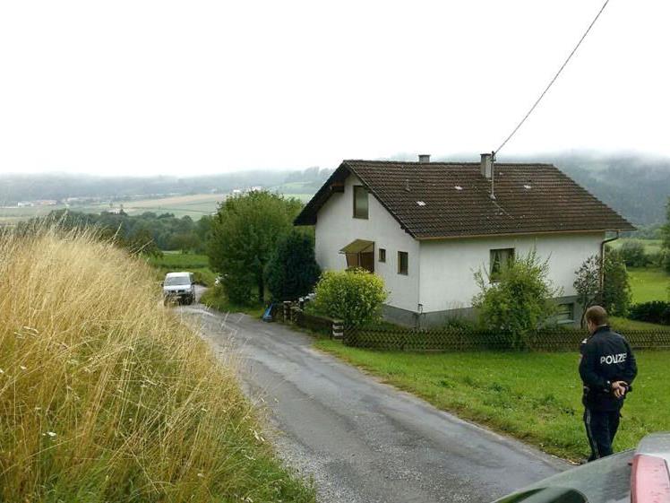 In diesem Haus in Raxendorf sind die beiden Brüder tot aufgefunden worden.