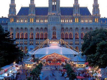 Auch in diesem Jahr gastiert der Circus Roncalli in Wien. Auch in diesem Jahr gastiert der Circus Roncalli in Wien.