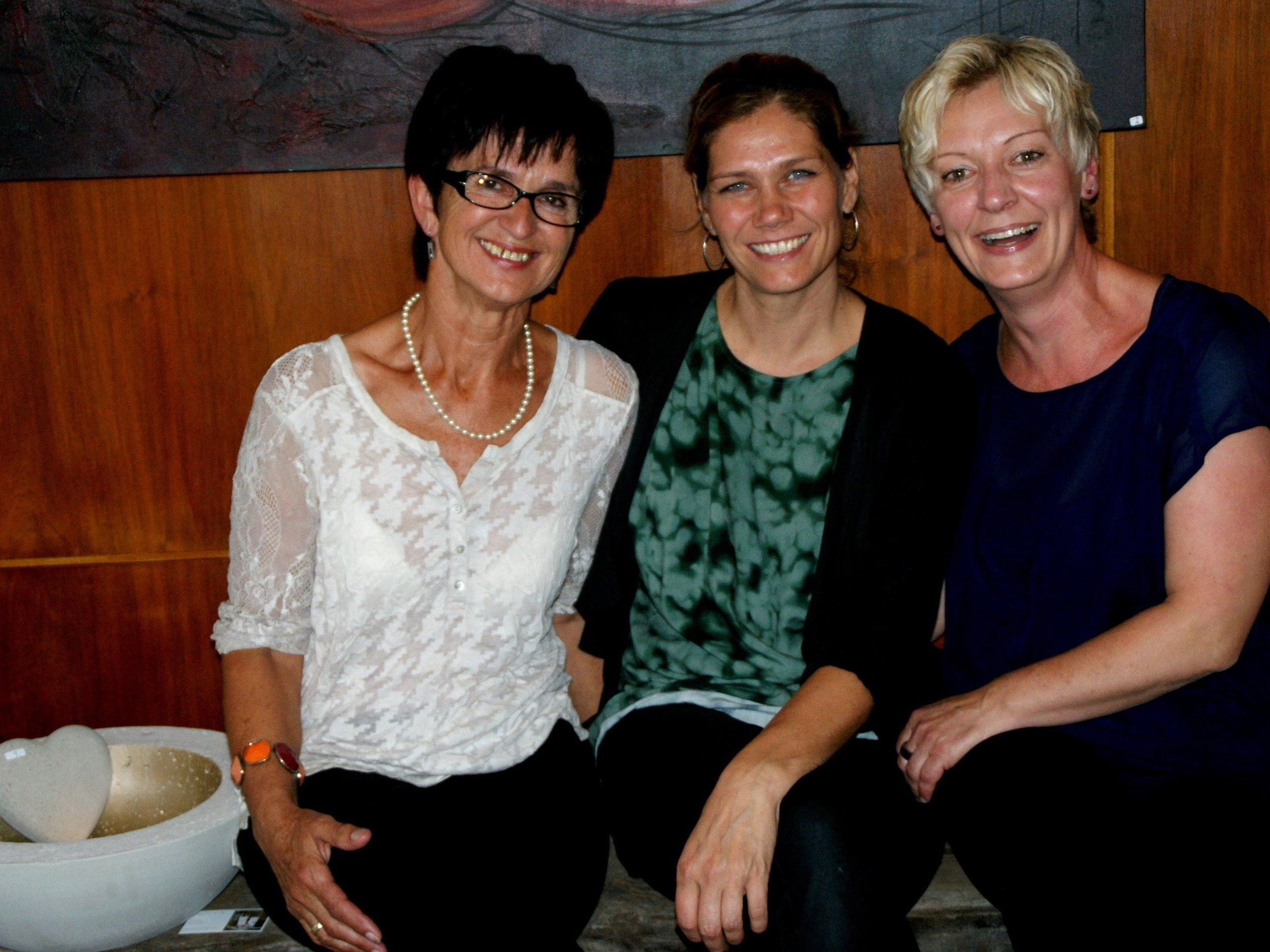 Drei kunstgeladene Damen, Ilga Fels, Ingrid Schneider, Heidi Blum