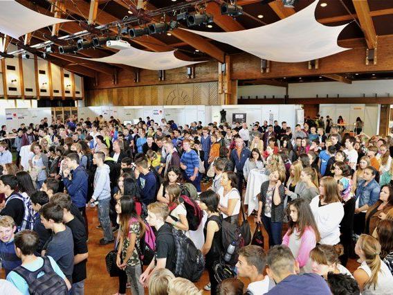 Großes Interesse herrschte an der Lehrlingsmesse Hofsteig. Großes Interesse herrschte an der Lehrlingsmesse Hofsteig.