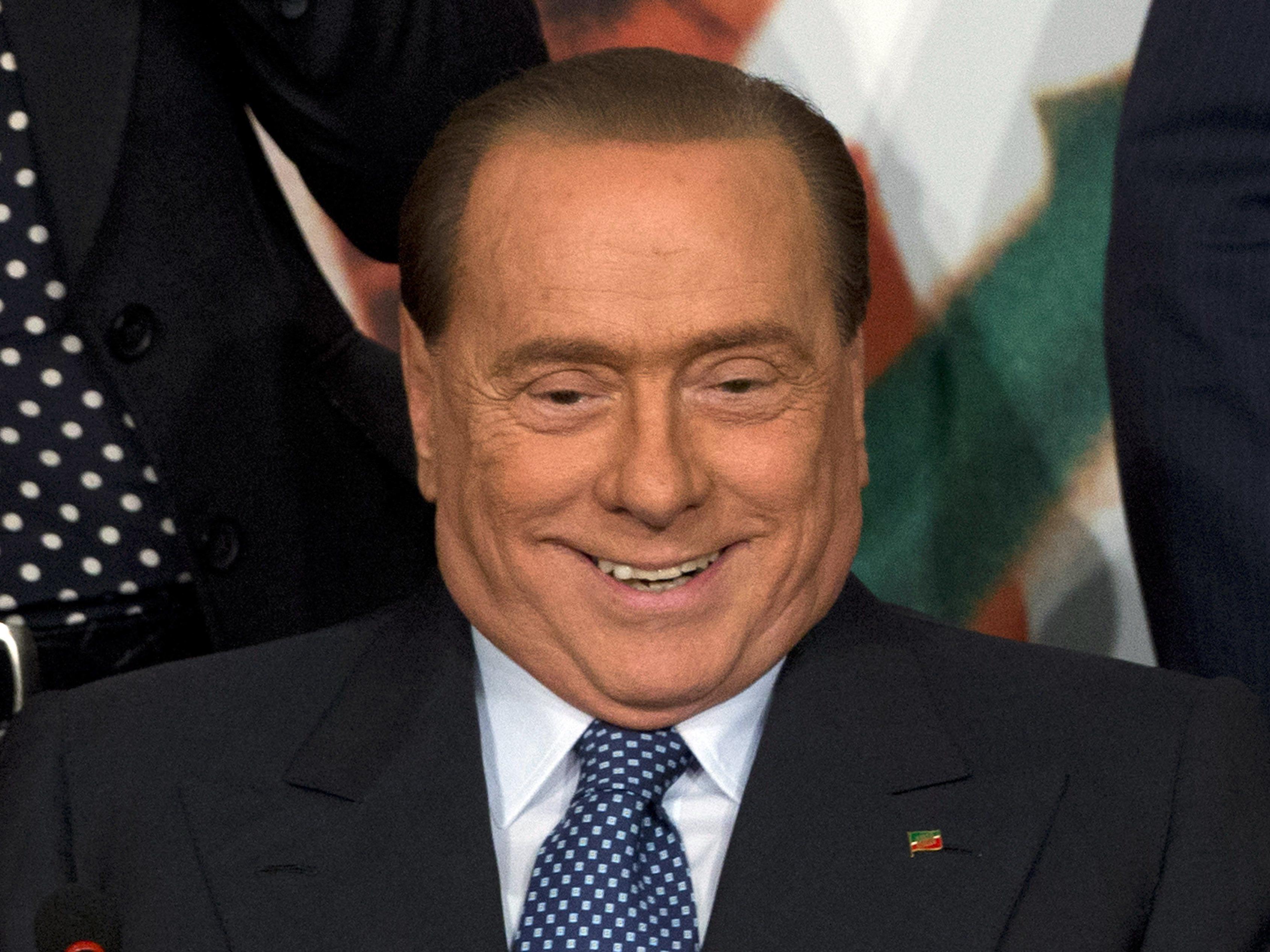 Silvio Berlusconi muss ab sofort "nur noch" zwei Millionen im Monat an Unterhalt zahlen.