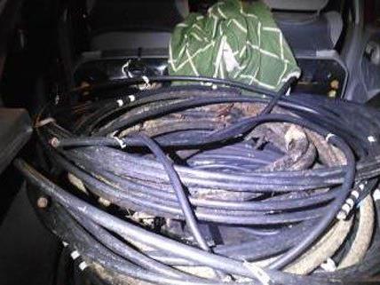 Diese Kabel wurden im Kofferraum eines 47-Jährigen entdeckt.