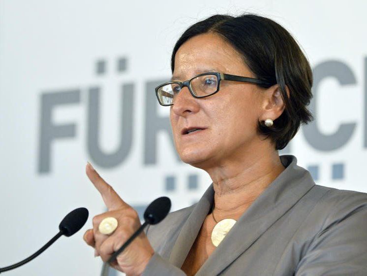 Die Innenministerin will hart gegen Jihadisten in Österreich vorgehen. Die Innenministerin will hart gegen Jihadisten in Österreich vorgehen.