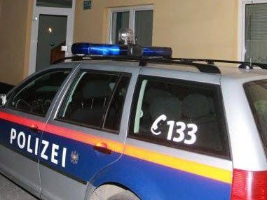 Auf Fahrt zu Polizeiposten Dienstwaffe ergriffen Auf Fahrt zu Polizeiposten Dienstwaffe ergriffen