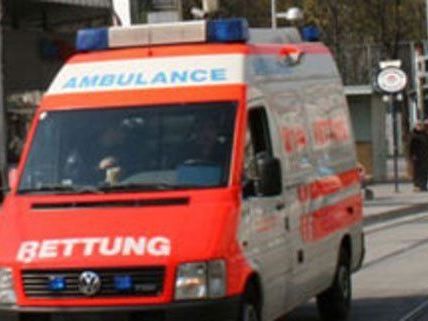 Unfall: Ein 14-jähriger musste in Ottakring von der Rettung abgeholt werden