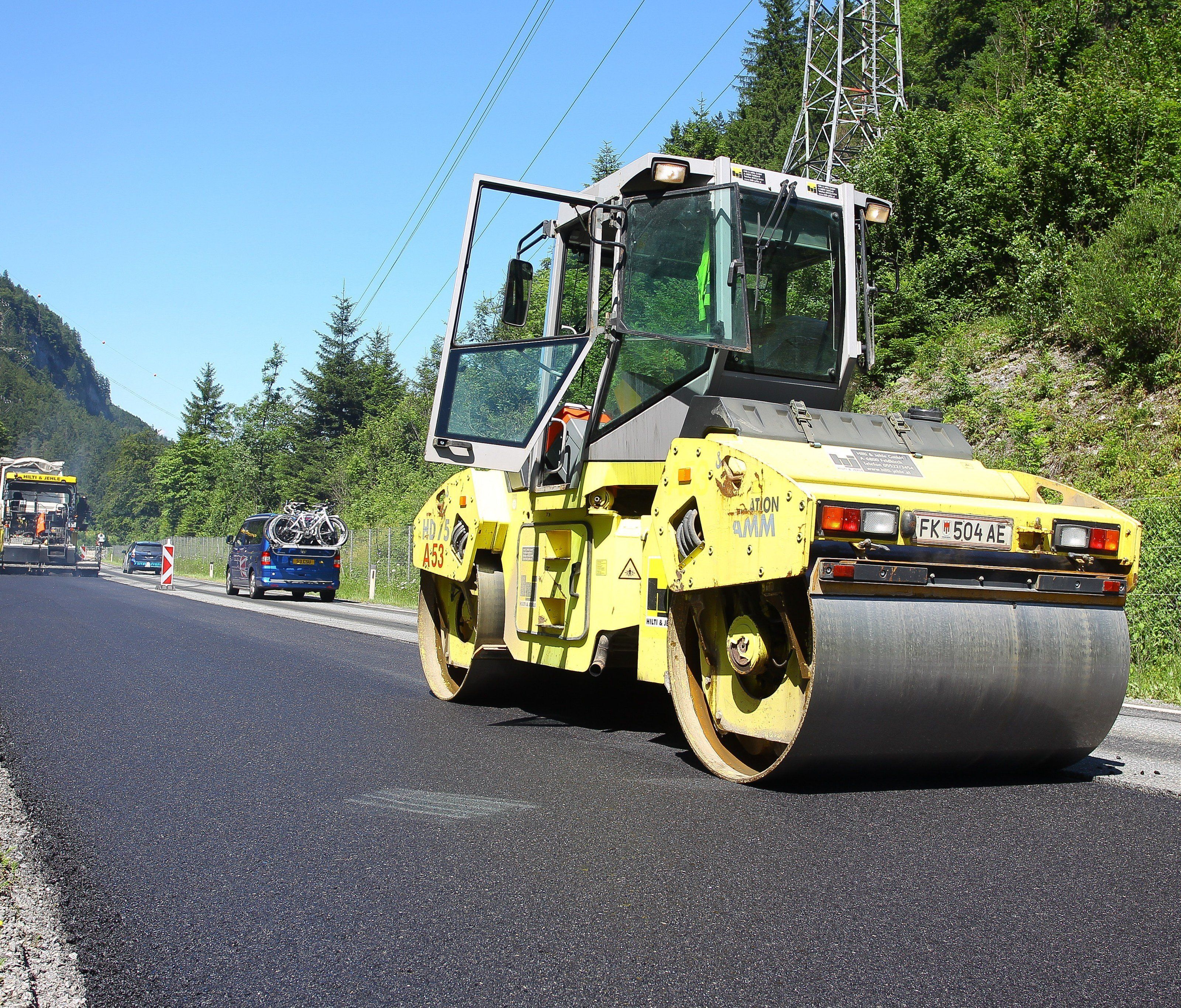 Nach drei Monaten sind die Arbeiten an der Fahrbahn abgeschlossen.