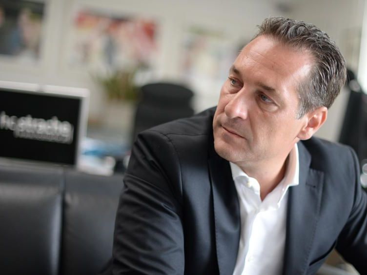 Strache: FPÖ lehnt Sonntagsöffnung "strikt" ab. Strache: FPÖ lehnt Sonntagsöffnung "strikt" ab.