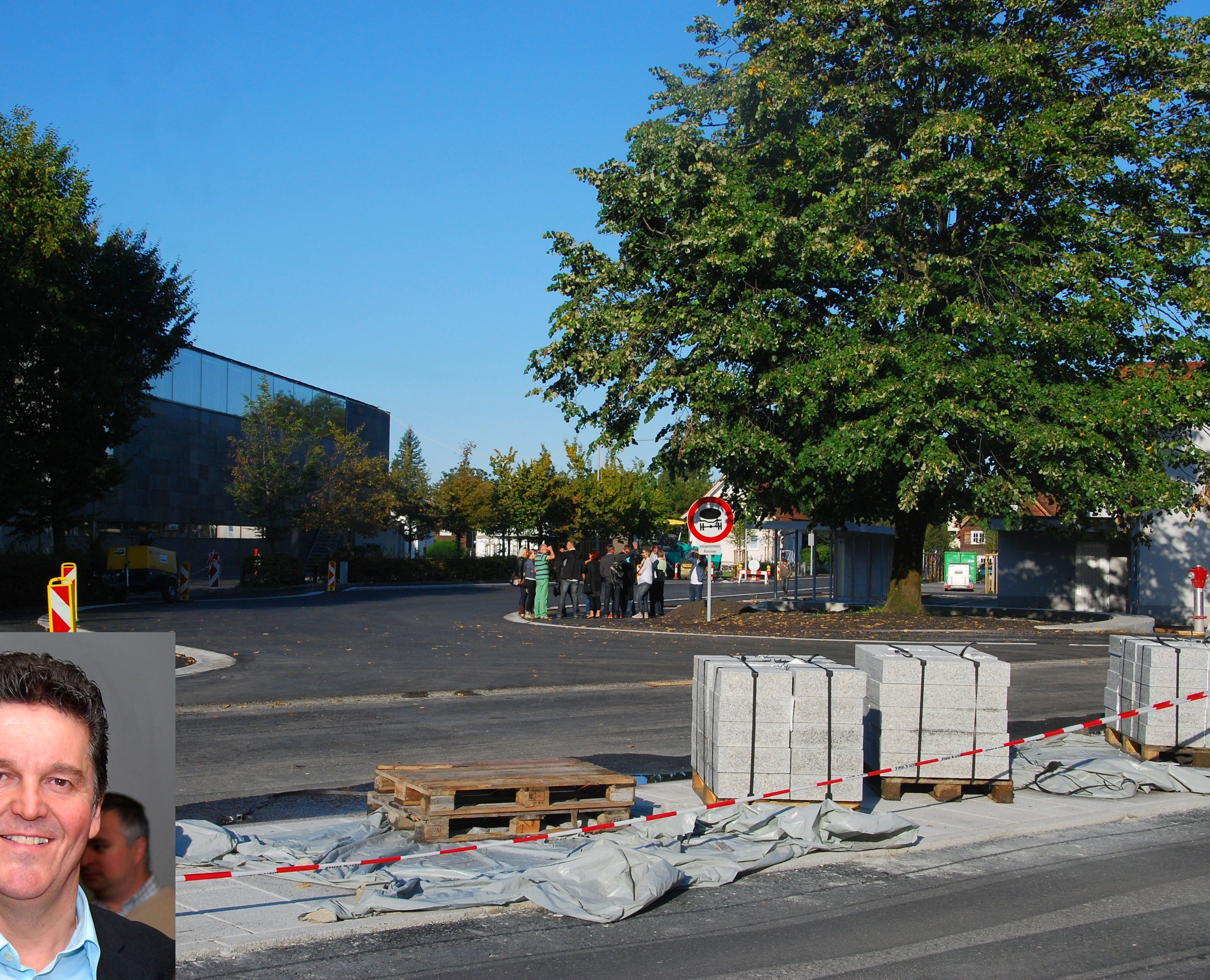 "Wolfurter Weg" erhält letzten Feinschliff. Kleines Bild: Bürgermeister Christian Natter. "Wolfurter Weg" erhält letzten Feinschliff. Kleines Bild: Bürgermeister Christian Natter.