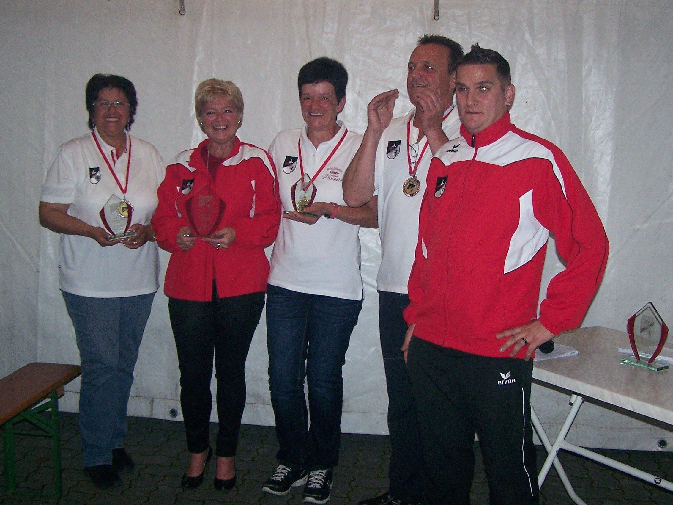 Beate Matthä, Inge Voltolini, Maria Juriatti (v.l.n.r.) Beate Matthä, Inge Voltolini, Maria Juriatti (v.l.n.r.)