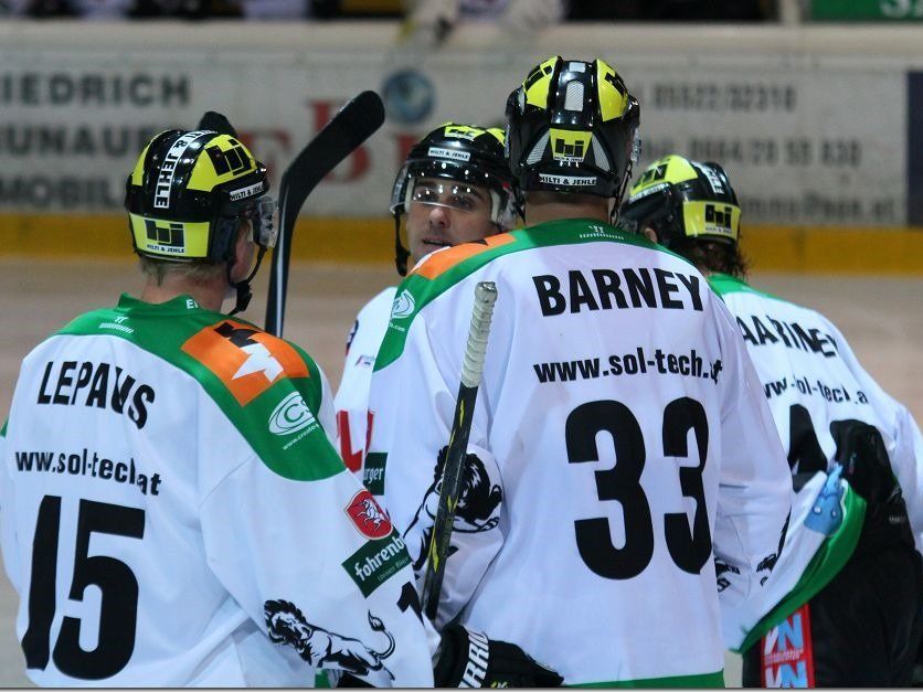 Zwei Tore von Scott Barney reichten dem EHC Lustenau nicht einmal zu einem Punkt. Zwei Tore von Scott Barney reichten dem EHC Lustenau nicht einmal zu einem Punkt.
