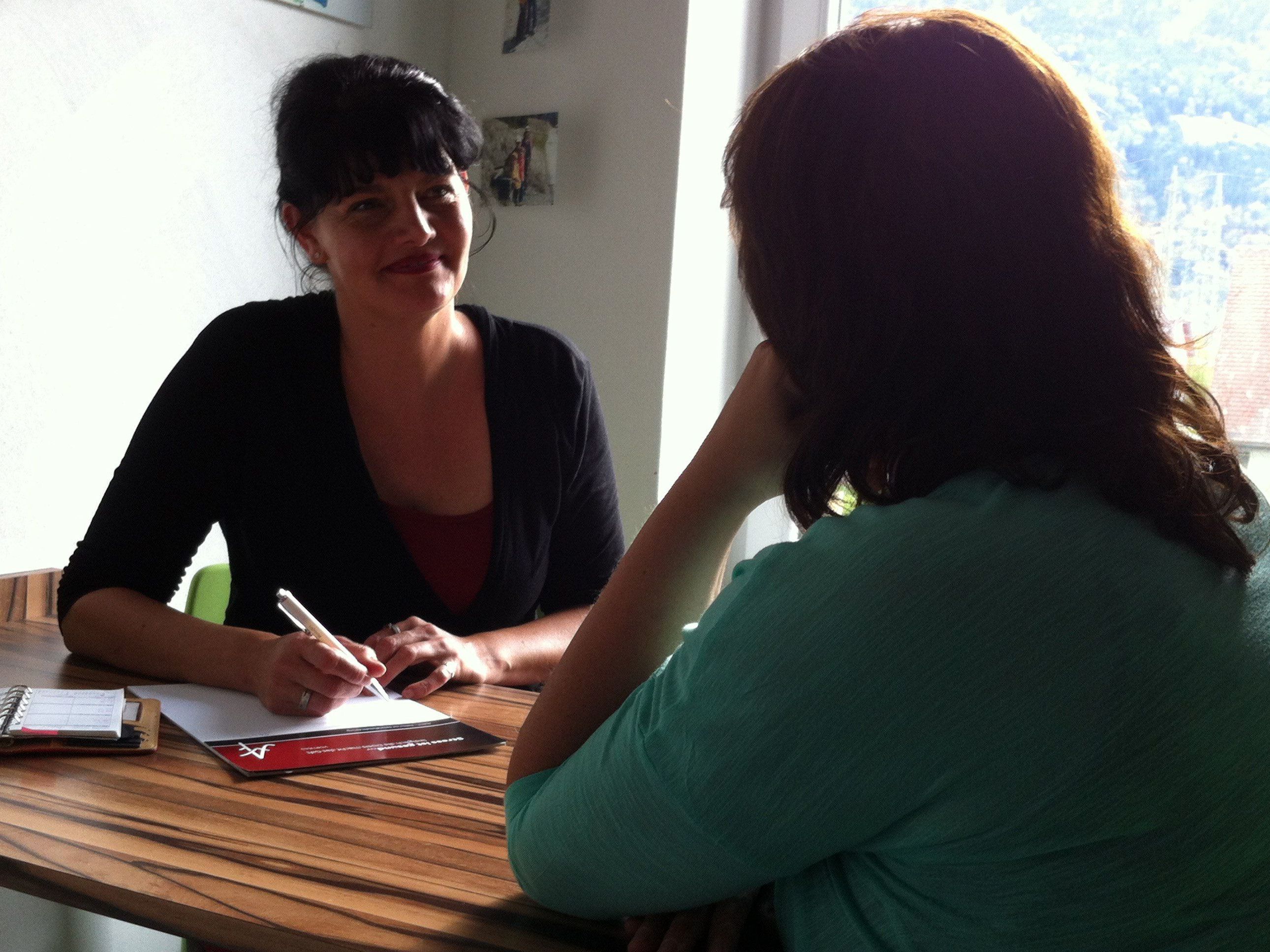 In ihrem Berufsalltag als Mentaltrainerin arbeitet Alexandra Feldkircher auch mit Ärzten und Therapeuten zusammen. In ihrem Berufsalltag als Mentaltrainerin arbeitet Alexandra Feldkircher auch mit Ärzten und Therapeuten zusammen.