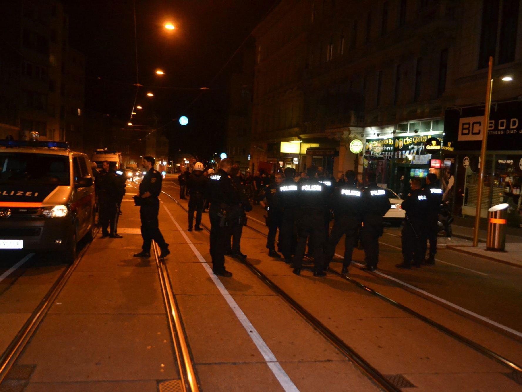 Wien-Ottakring: Polizeigroßeinsatz nach Zusammenstößen in Belgrad