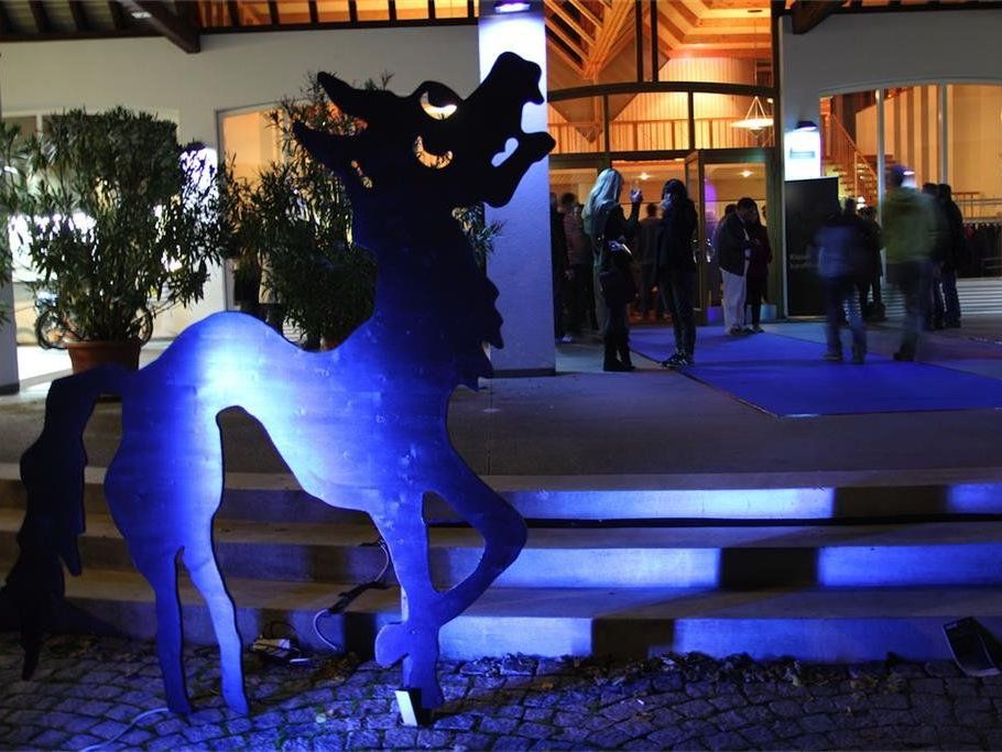 Der "Klushund" erwartet die Gäste auch heuer wieder bei der 2. Kluser KurzFilmnacht in Klaus. Der "Klushund" erwartet die Gäste auch heuer wieder bei der 2. Kluser KurzFilmnacht in Klaus.