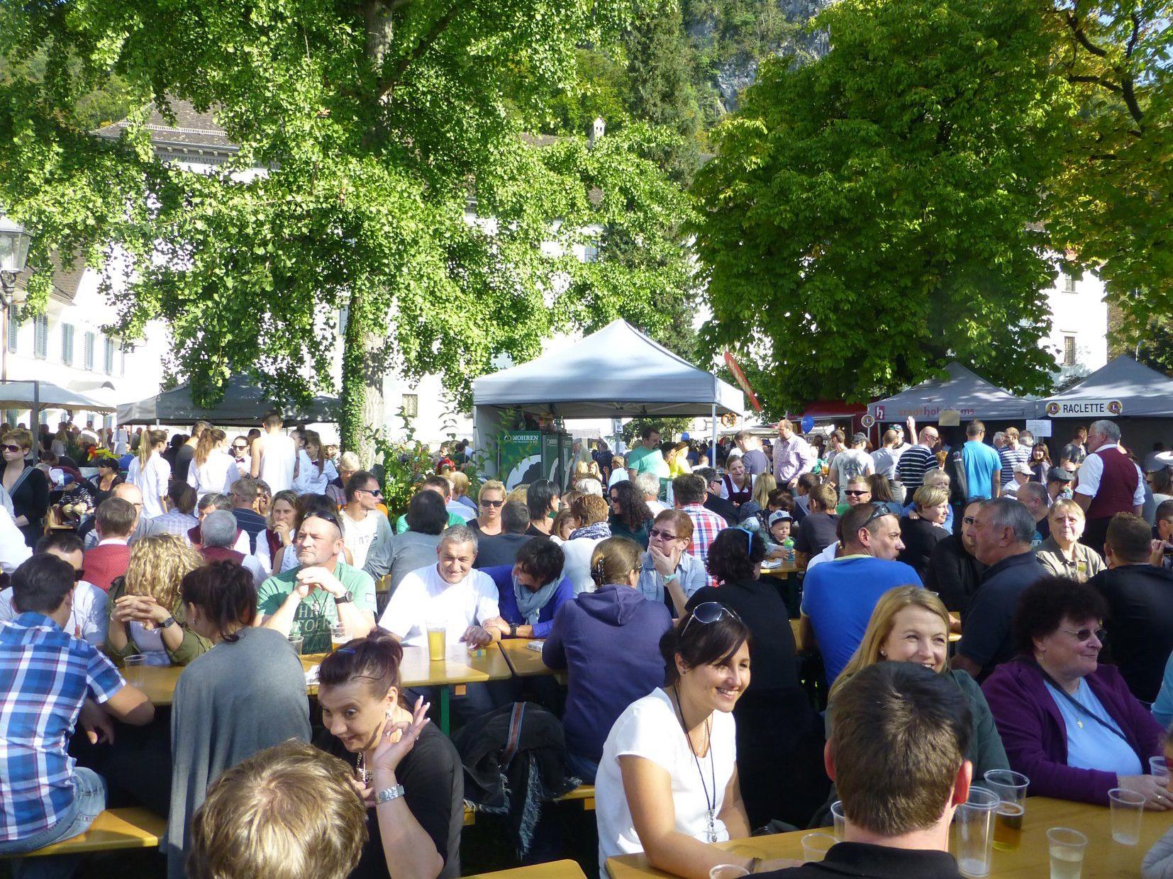 Der Emser Markt war auch heuer bei Prachtwetter ein richtiges Volksfest für Groß und klein.