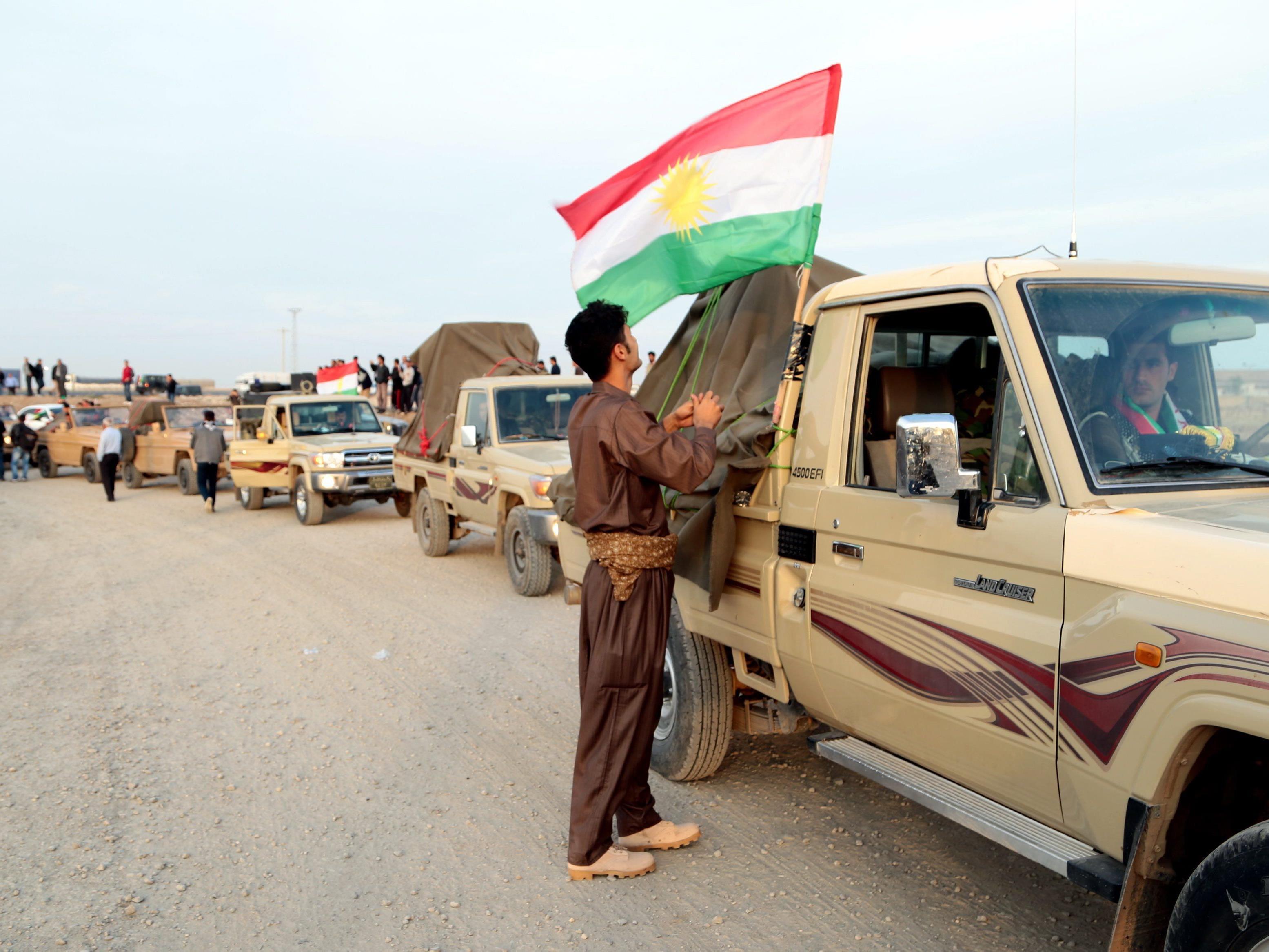 Die Peschmerga-Kämpfer am Grenzübergang nach Kobane.