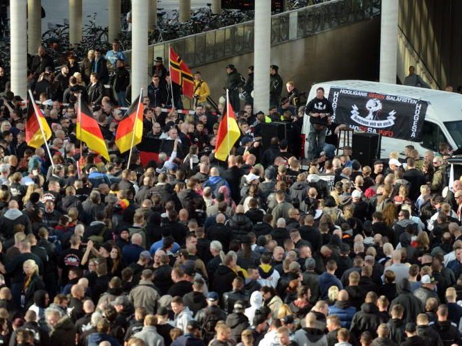 / Stimmung als aggressiv beschrieben / Stimmung als aggressiv beschrieben