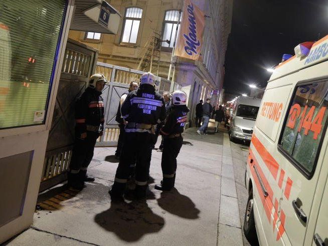 Einsturz bei Manner: Baupolizei ermittelt. Einsturz bei Manner: Baupolizei ermittelt.